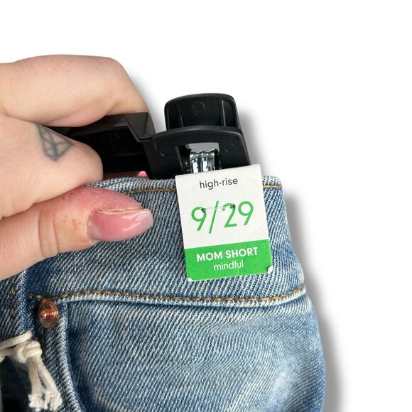 NWT Macy's Regeneration High Rise Mom Short Size 9 / 29 Denim Blue Jean Cuffed - Picture 9 of 9